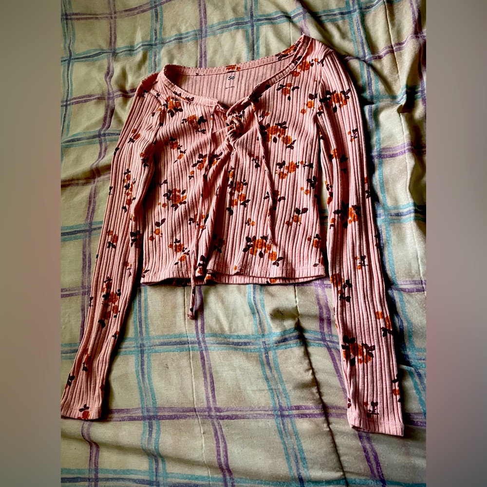 Long sleeve floral crop top